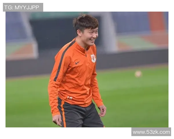 南京飞盘队耐力争议引发热议球员表现与训练方式的深度探讨 南京飞盘队耐力争议引发热议球员表现与训练方式的深度探讨